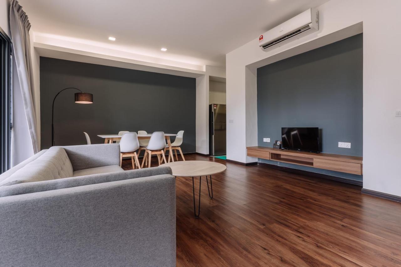 Roxy & Townhouse Farm stay *